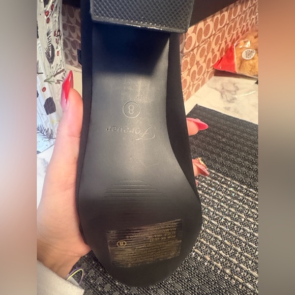 Forever 21 Black Ankle Strap Flats - Picture 3 of 4